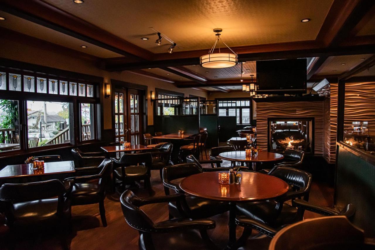 Salt Spring Inn Ganges Exterior photo