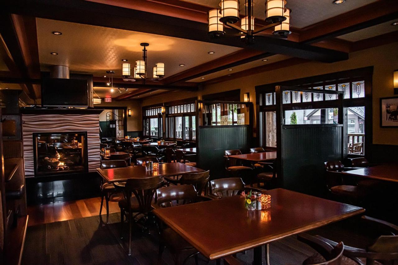 Salt Spring Inn Ganges Exterior photo